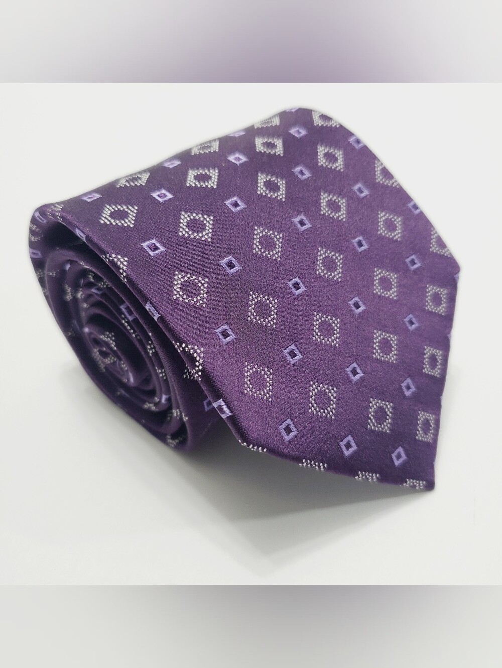 Jos. A. Bank Men's Silk Neck Tie Purple Geometric Pattern Signature Collection